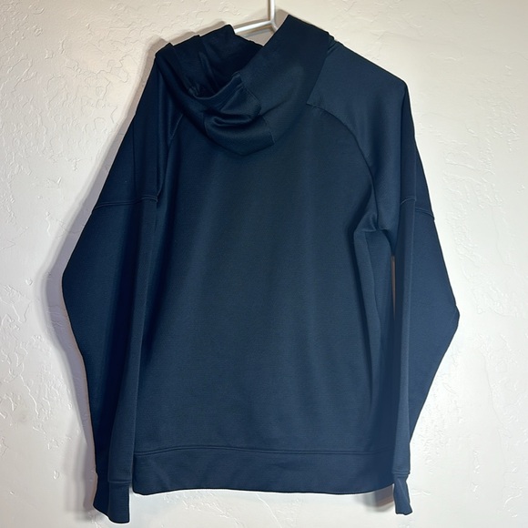 Adidas Men Size Medium Hoodie with pocket - missing string - Picture 4 of 4